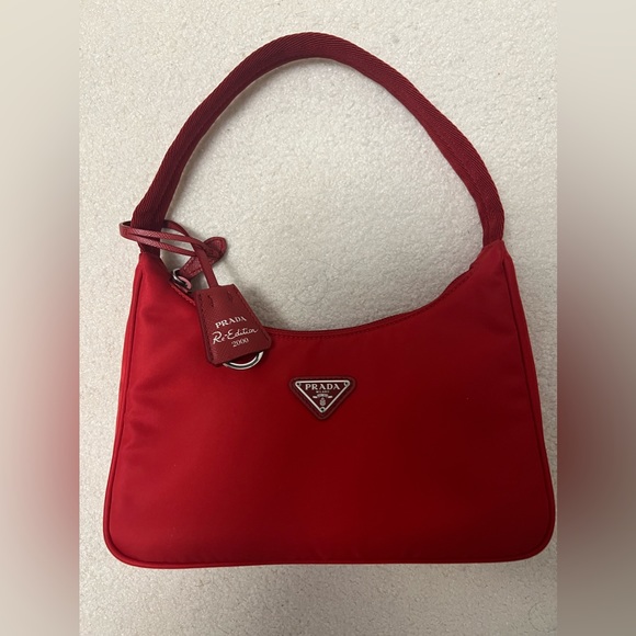 Prada Tessuto Nylon Re-Edition 2000 in Russo EXCELLENT CONDITION - Picture 2 of 9